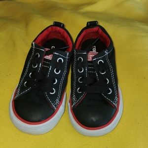 Kids converse